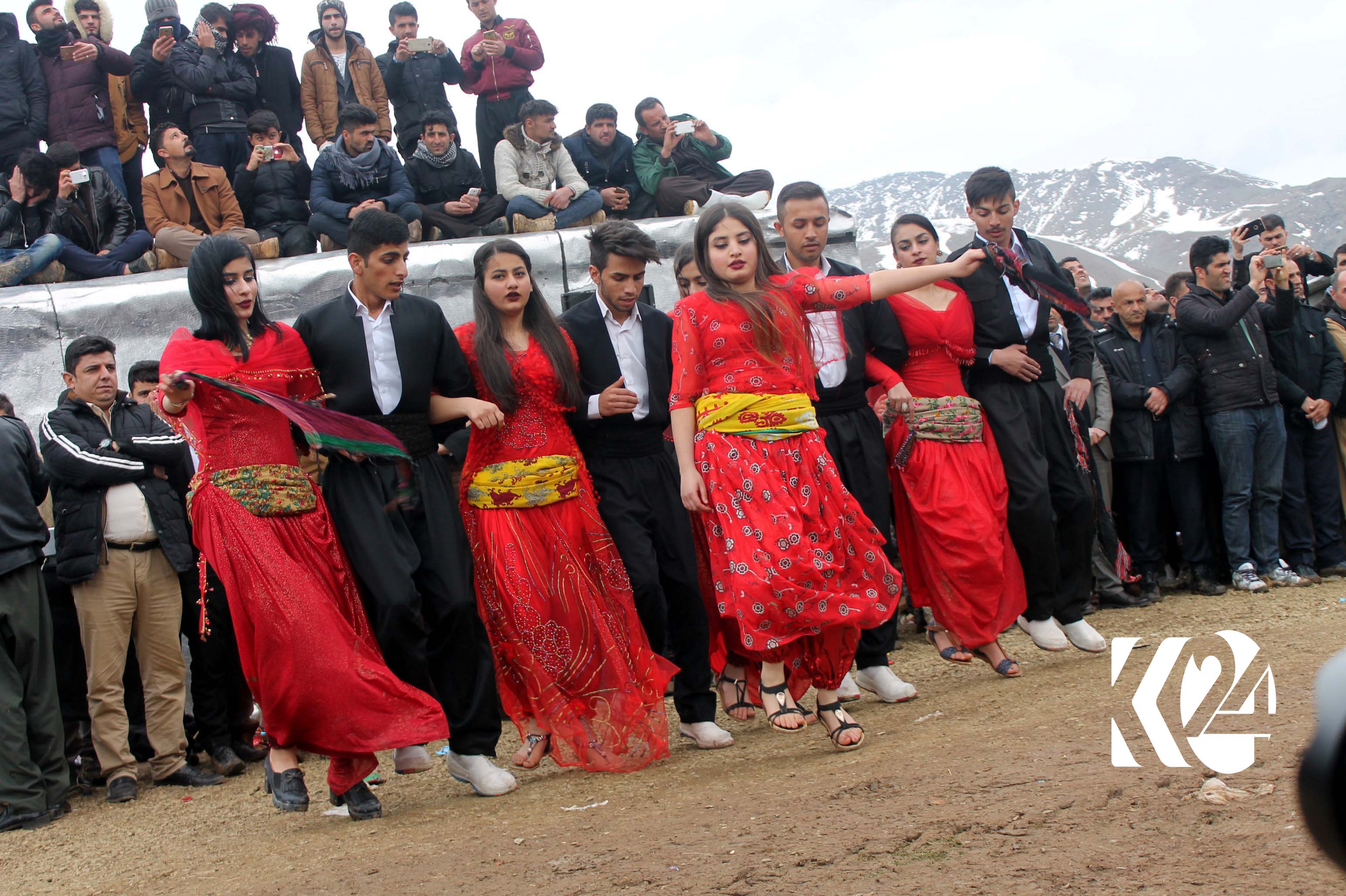 بە وێنە.. فێستیڤاڵی بەفر لە حاجی ئۆمەر